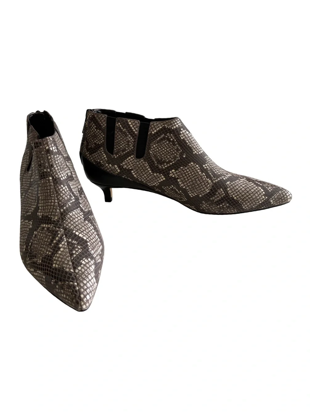 Donald Pliner Dazha Snakeskin Pointed Toe Kitten Heel Booties Size 8